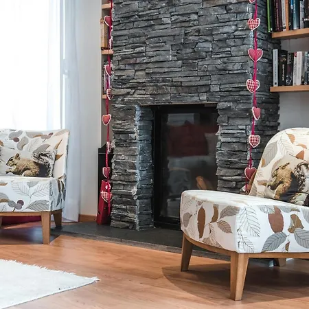 Apartman Jessica 2 *